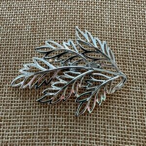 Vintage Silver Tone Metal Filigree Leaf Brooch